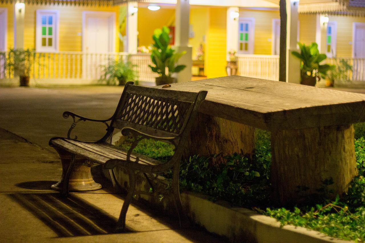 Raiwin Buri Resort Phrae Extérieur photo